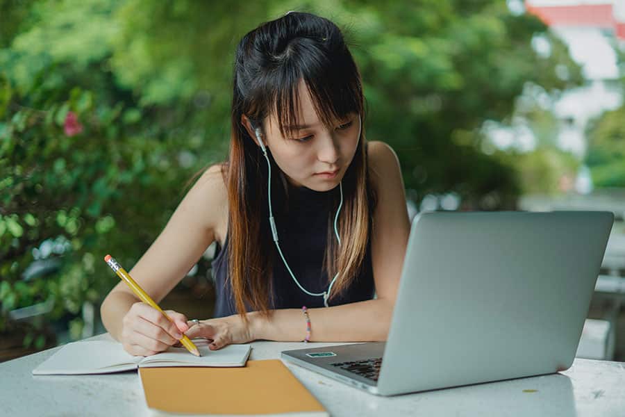 woman taking a diploma in accounting